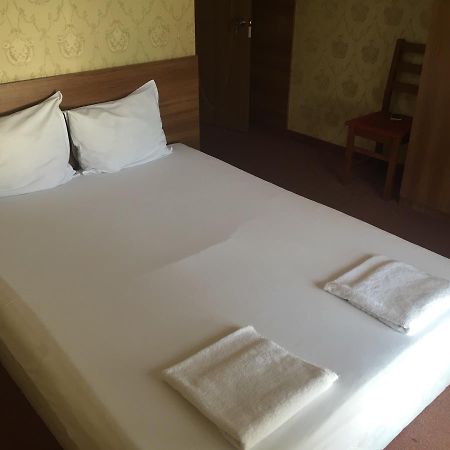 Irish Hotel Szumen Zewnętrze zdjęcie